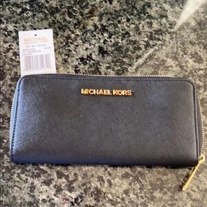 NEW MICHAEL KORS JET SET BLACK LEATHER WALLET